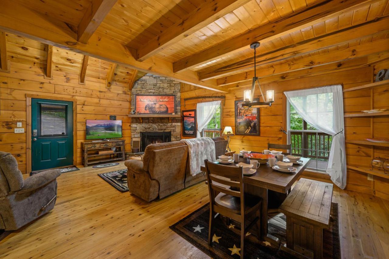 Gypsy Road - Privacy! Log Cabin With Hot Tub, Wifi, Directv And Arcade Sevierville Exterior foto