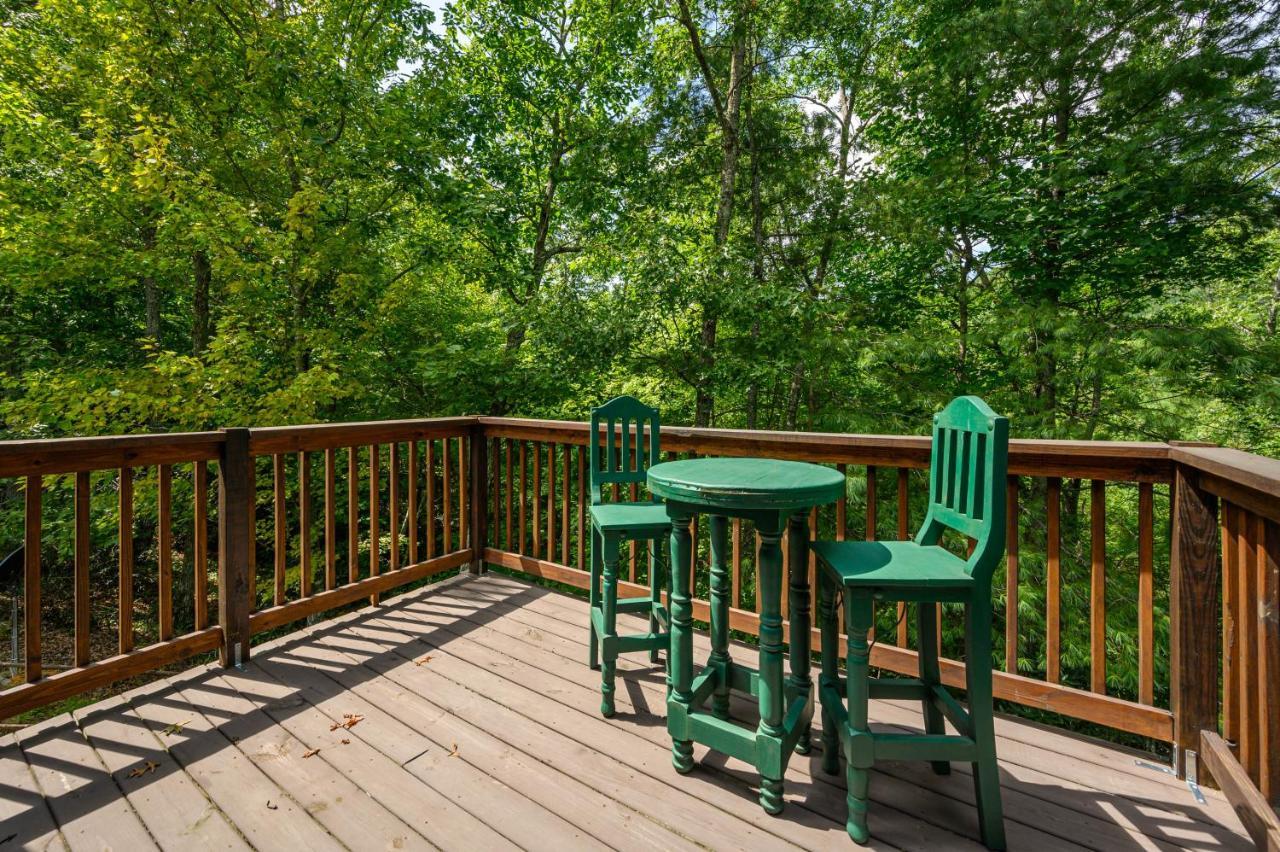 Gypsy Road - Privacy! Log Cabin With Hot Tub, Wifi, Directv And Arcade Sevierville Exterior foto