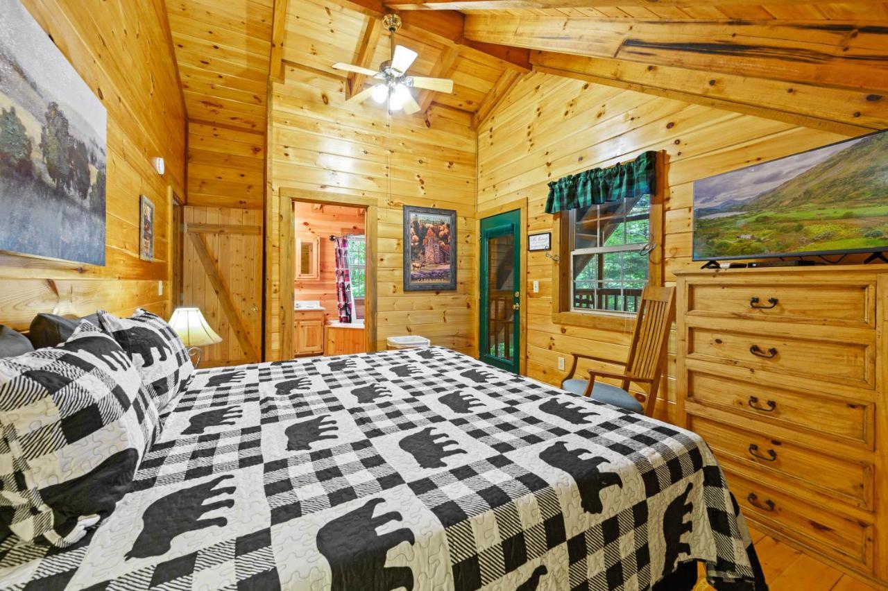 Gypsy Road - Privacy! Log Cabin With Hot Tub, Wifi, Directv And Arcade Sevierville Exterior foto