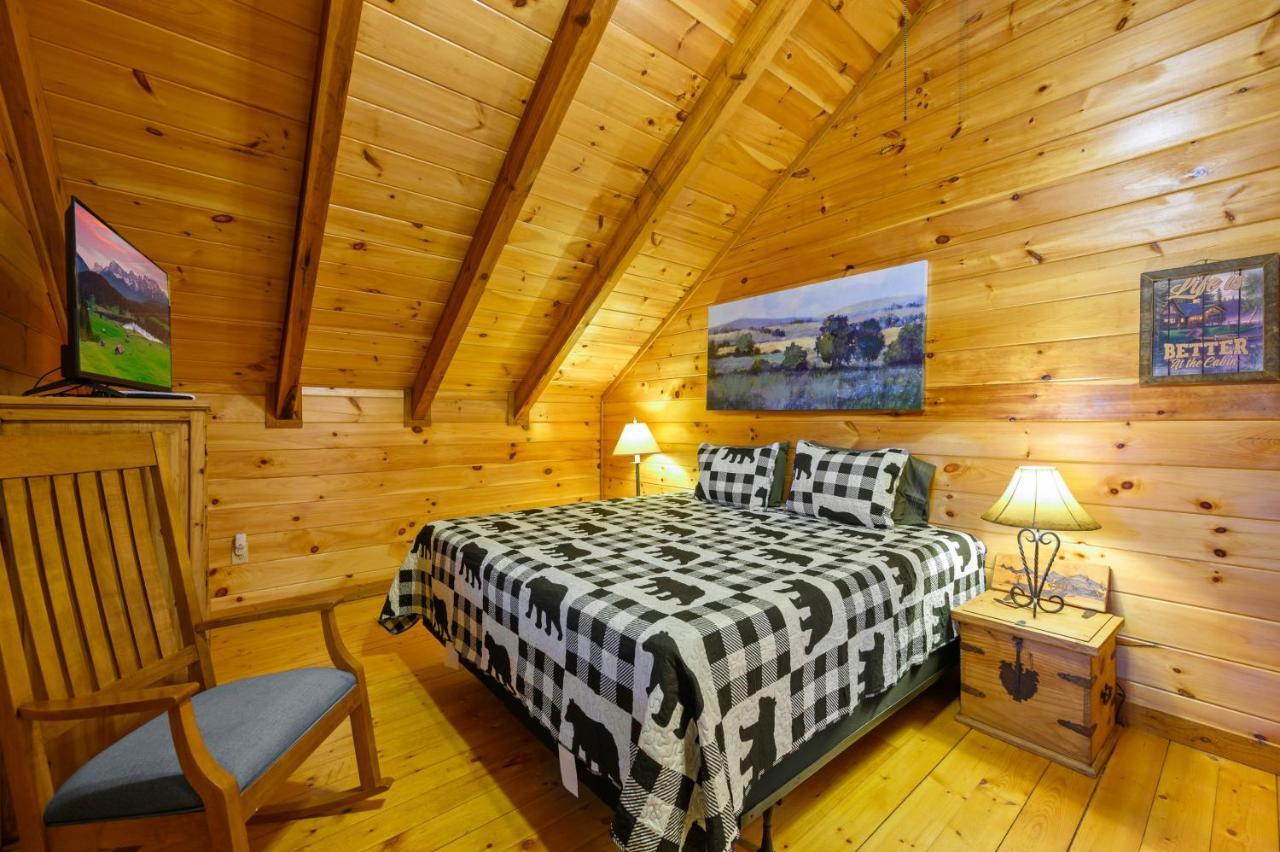 Gypsy Road - Privacy! Log Cabin With Hot Tub, Wifi, Directv And Arcade Sevierville Exterior foto
